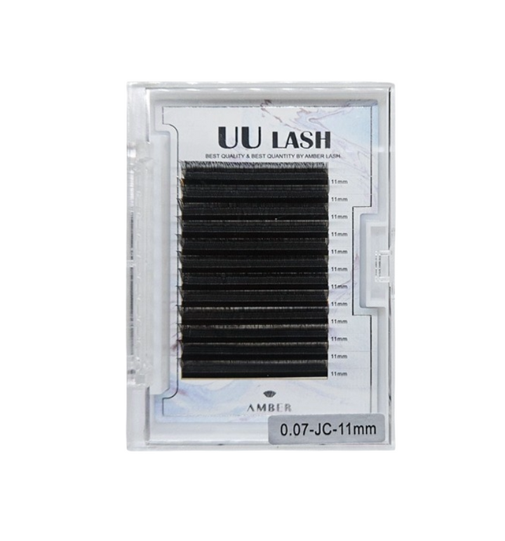 Close-up of UU lash extensions with narrow U-shape design
